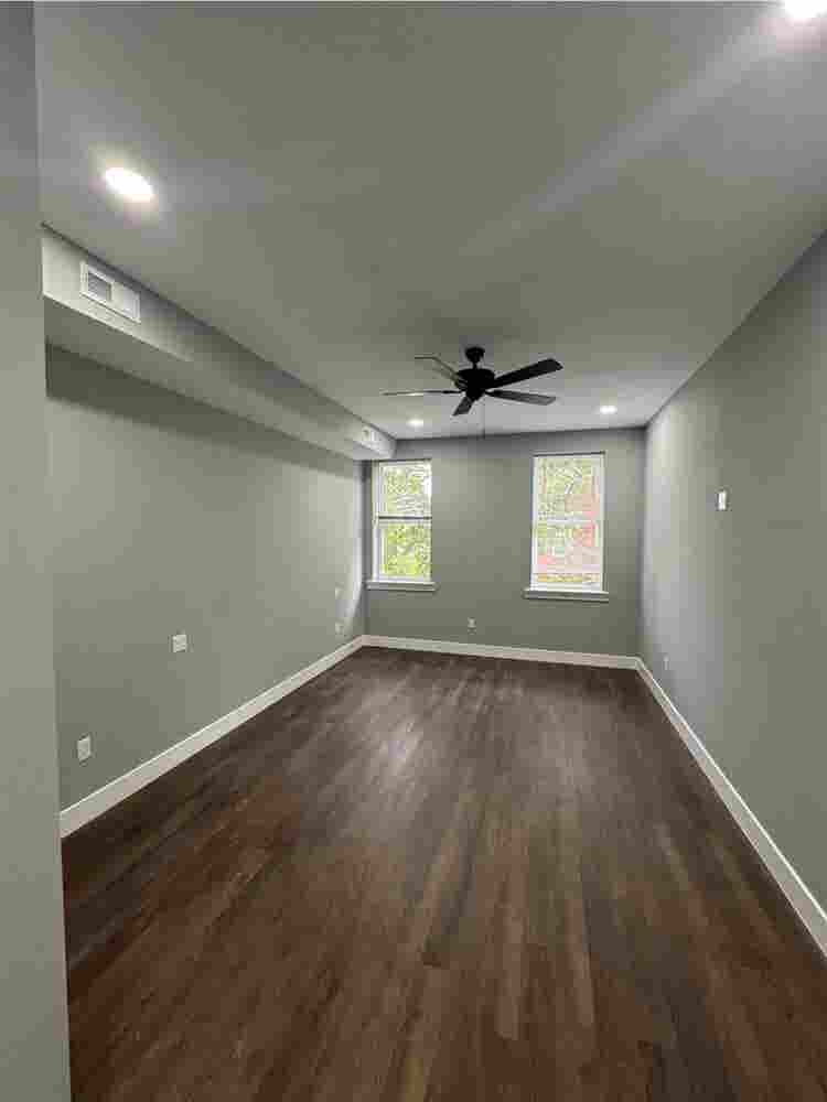 Private room & bath in Hopkins Area