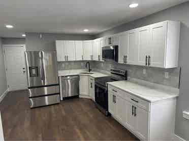 Private room & bath in Hopkins Area