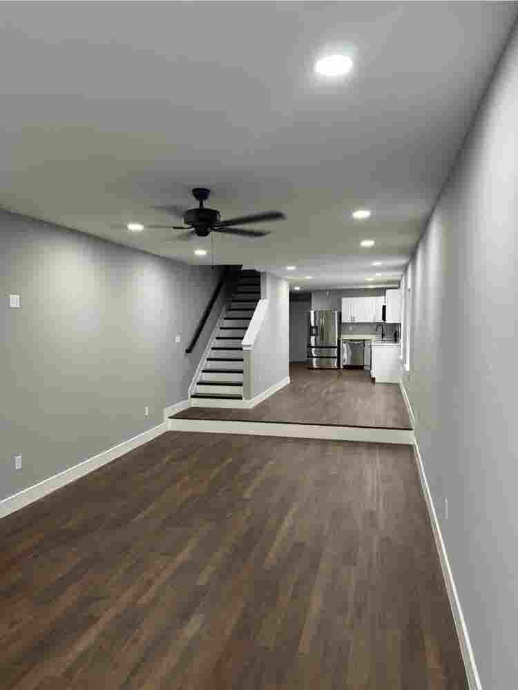 Private room & bath in Hopkins Area