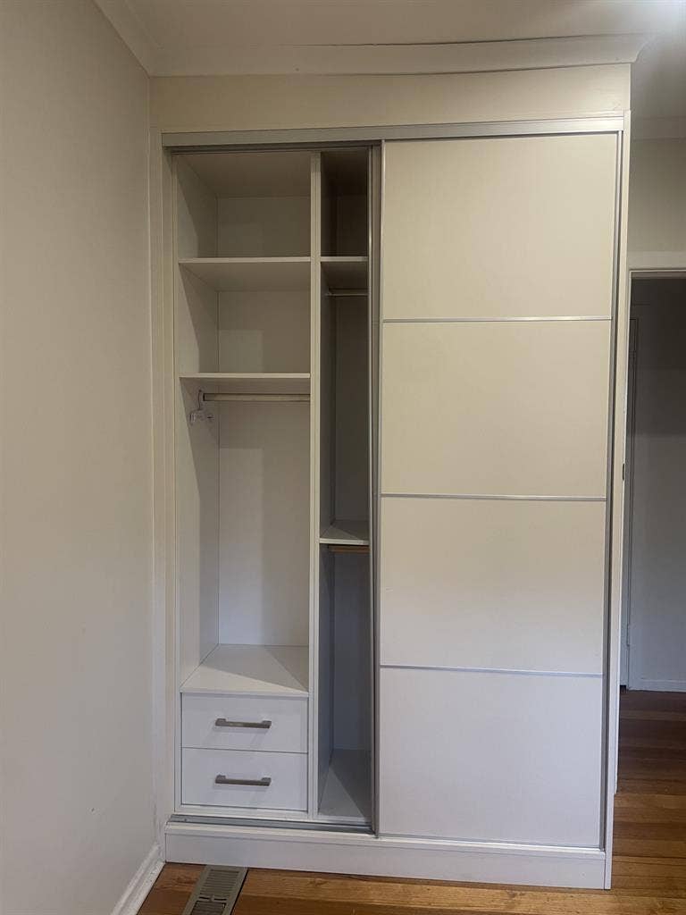 2 bedrooms available in Burwood