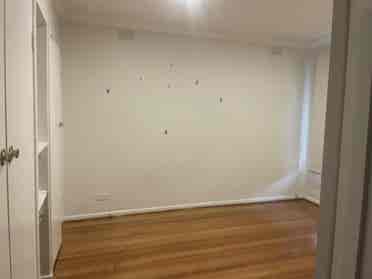 2 bedrooms available in Burwood