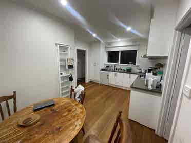 2 bedrooms available in Burwood
