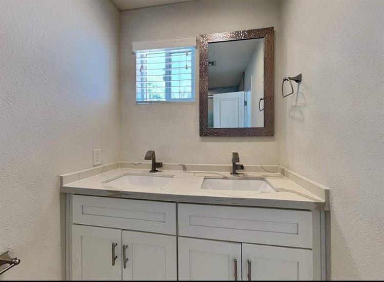 4 bedroom beautiful house for rent
