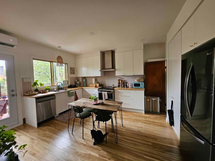 Long term lease - Private bedroom