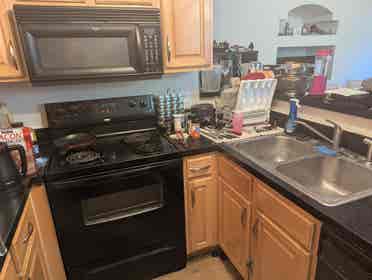 Seeking roommate ASAP
