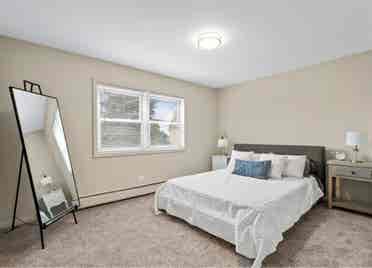 Looking for a Female Roommate