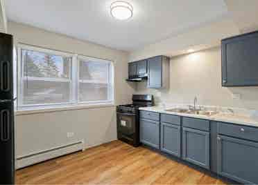 Looking for a Female Roommate