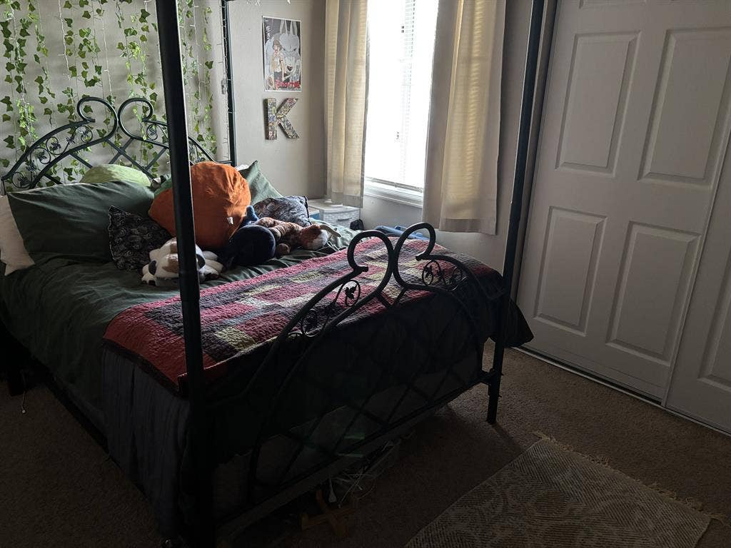 PRIVATE ROOM FOR RENT!