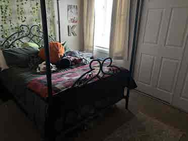 PRIVATE ROOM FOR RENT!
