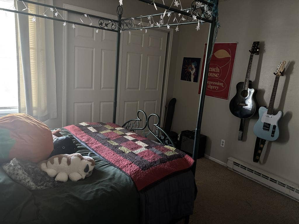 PRIVATE ROOM FOR RENT!