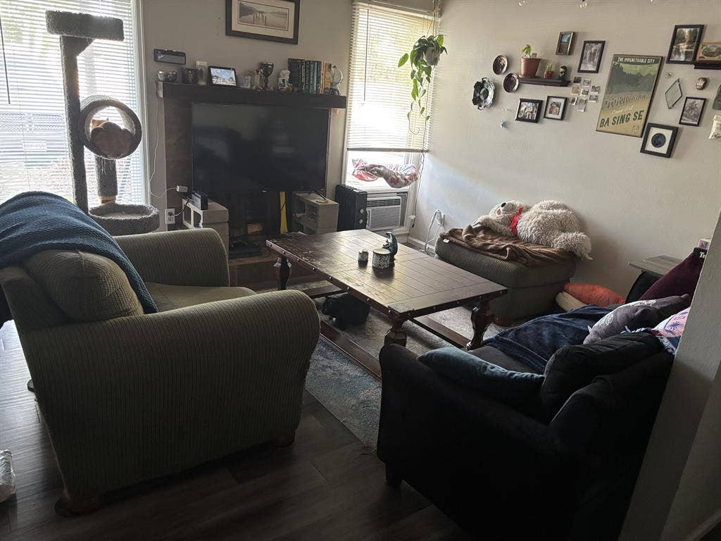 PRIVATE ROOM FOR RENT!