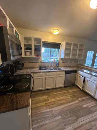 Room in beautiful house in Converse
