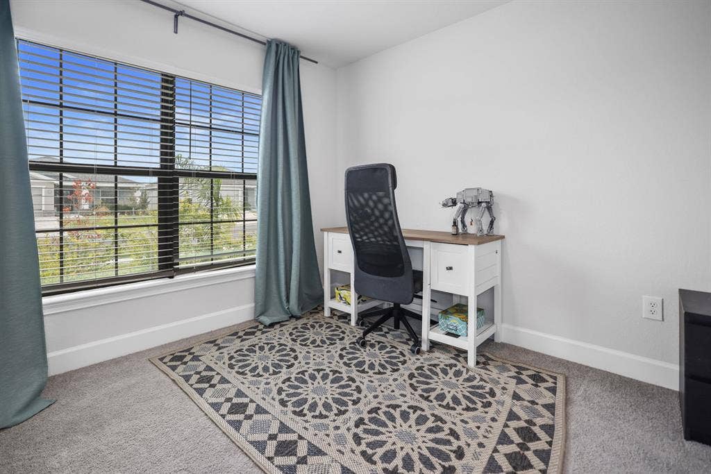 Room and Office for Rent