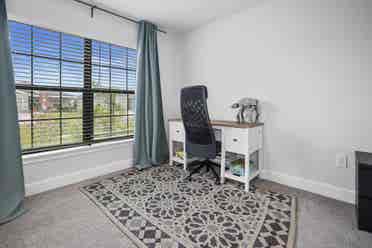 Room and Office for Rent