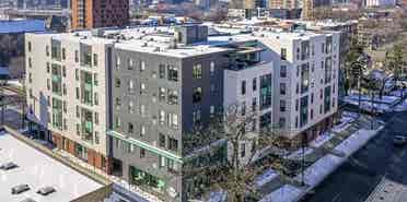 UNCOMMON Dinkytown Lease Takeover