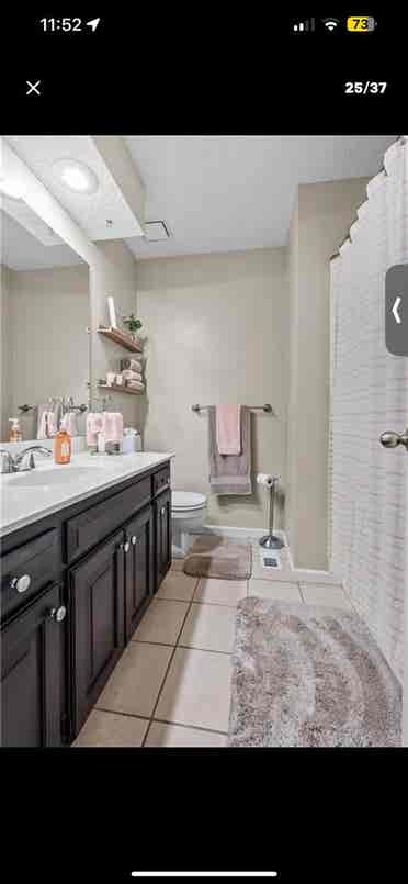 LOOKING FOR A FEMALE ROOMATE