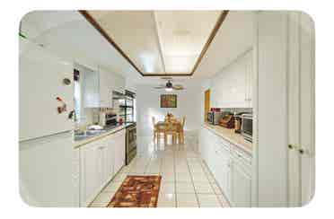 Room offered fully furnished