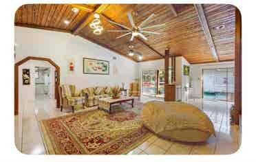 Room offered fully furnished
