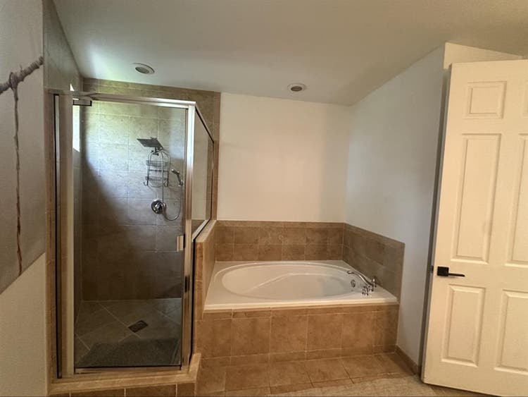 FLL 
Las Olas Furnished Master suite