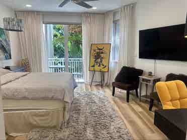 Las Olas Furnished Primary suite