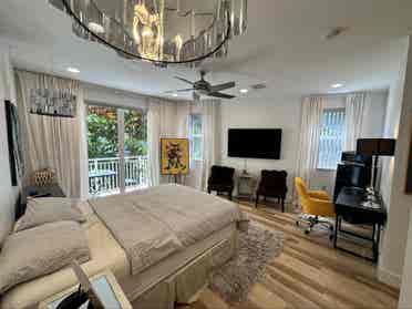 Las Olas Furnished Primary suite