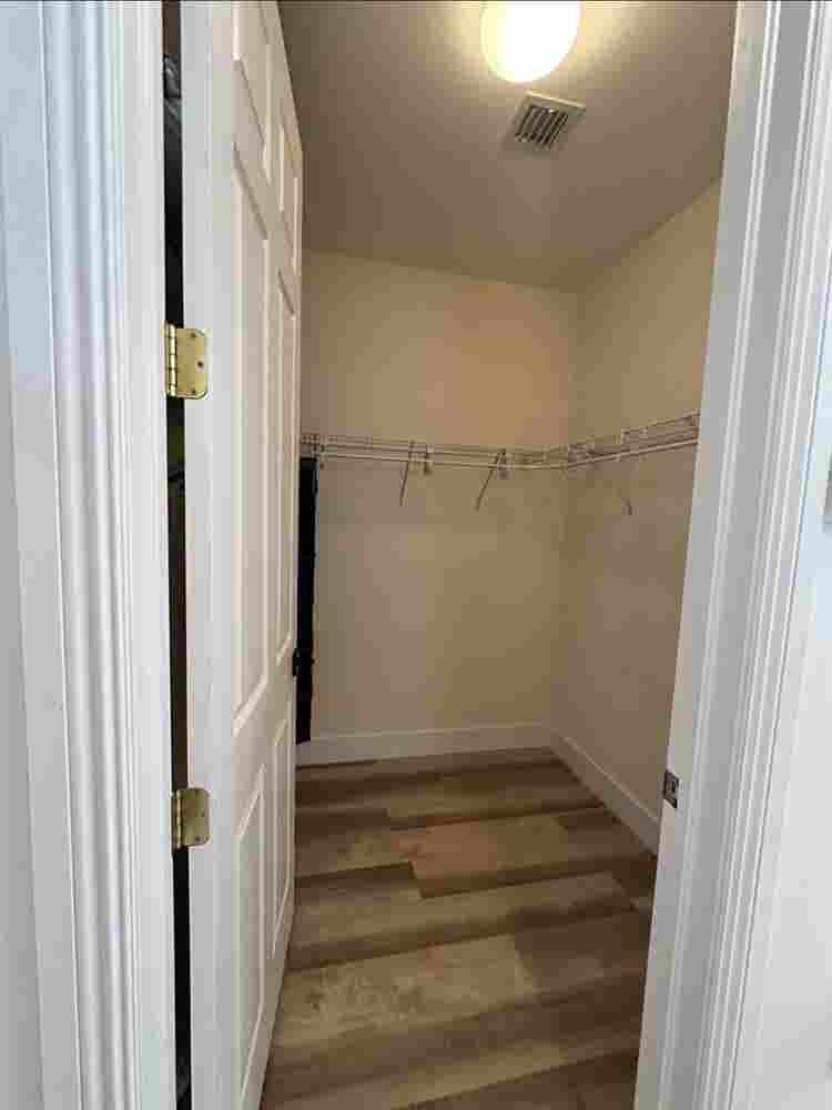 FLL 
Las Olas Furnished Master suite
