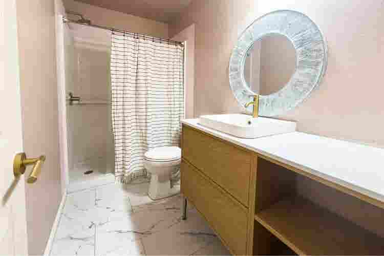 Spacious room in Round Rock