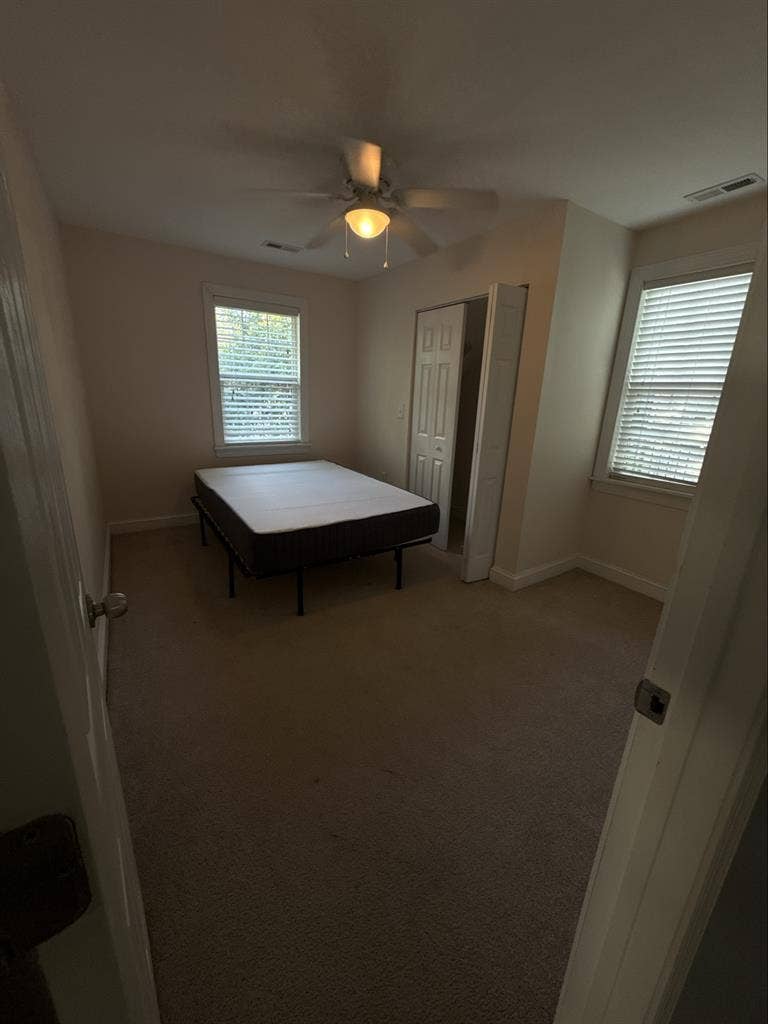 Room near Virginia Zoo