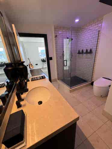 Private Room + Ensuite Bath