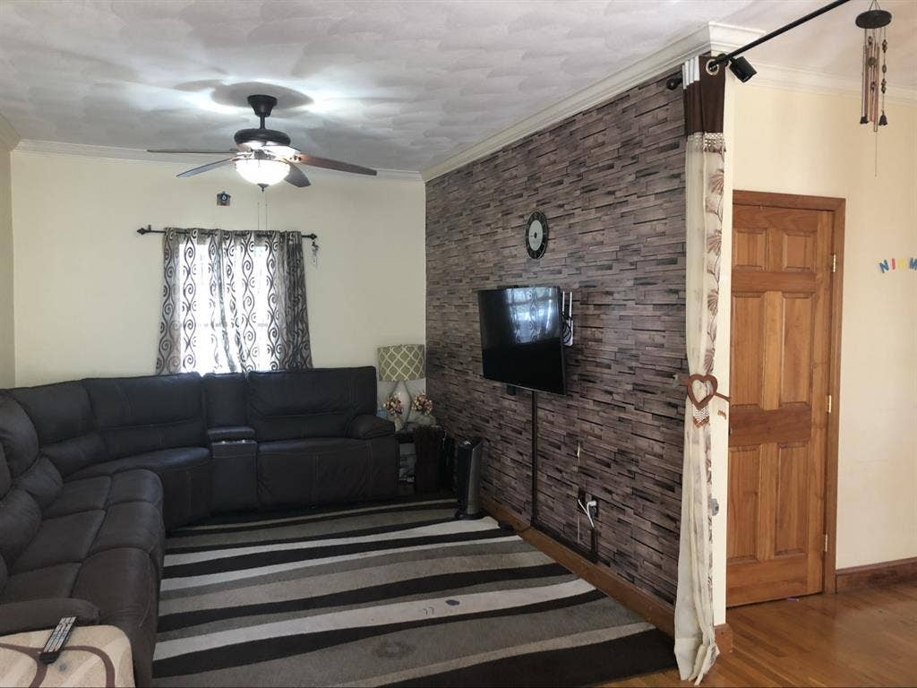 Private Room in Beautiful home