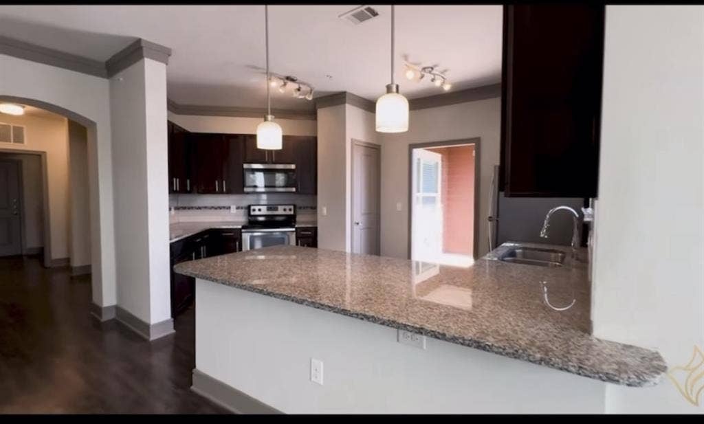 Sublease! $ move in bonus