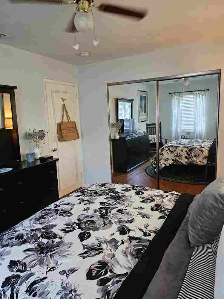 Beautiful furnished room available