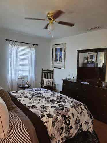 Beautiful furnished room available