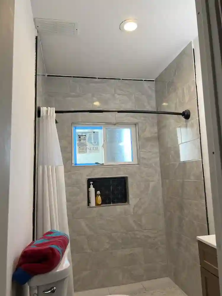 Room in home bills/wifi/laundry inc