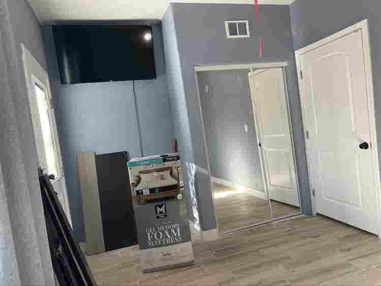 Room in home bills/wifi/laundry inc
