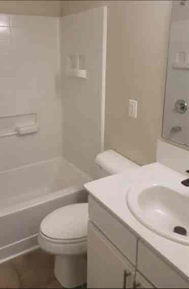 Room for rent at the Fairway!