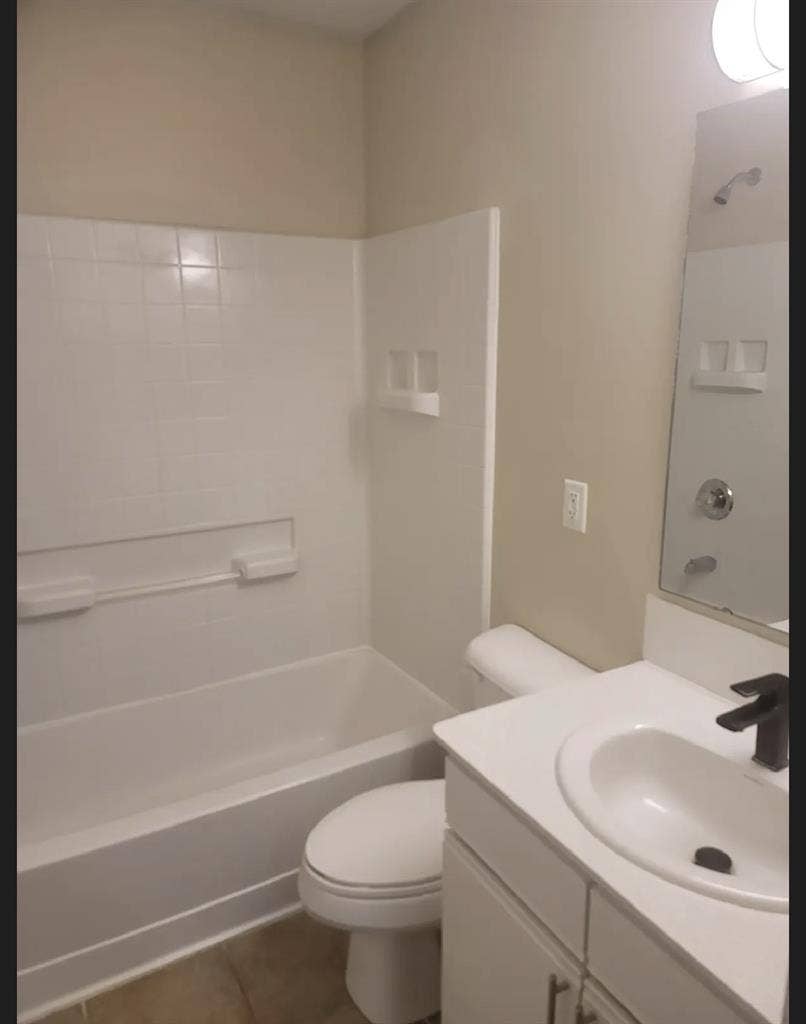Room for rent at the Fairway!