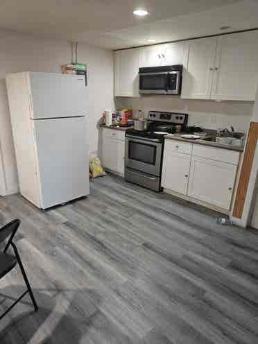 I have 2 bedrooms availabe for rent