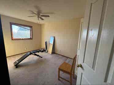 2 Rooms in detached home available