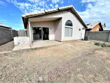 Spacious Rooms For Rent