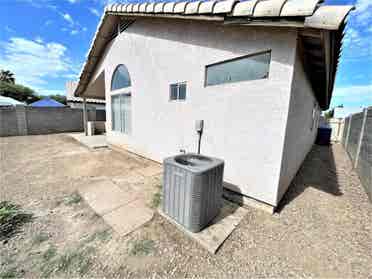 Spacious Rooms For Rent