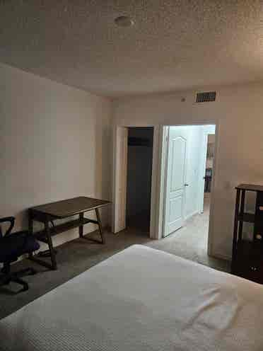 Roommate wanted in Ft Myers