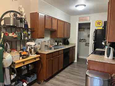room in b available now!!