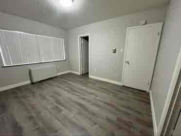 room in b available now!!