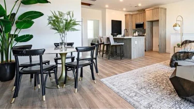 Large room for rent
