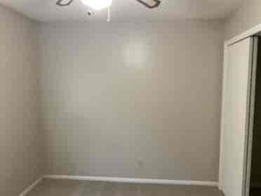 ISO quiet and clean roommate