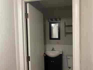 ISO quiet and clean roommate