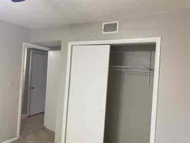 ISO quiet and clean roommate