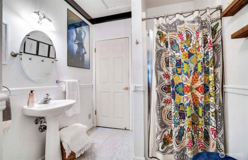 One room for rent with private bath