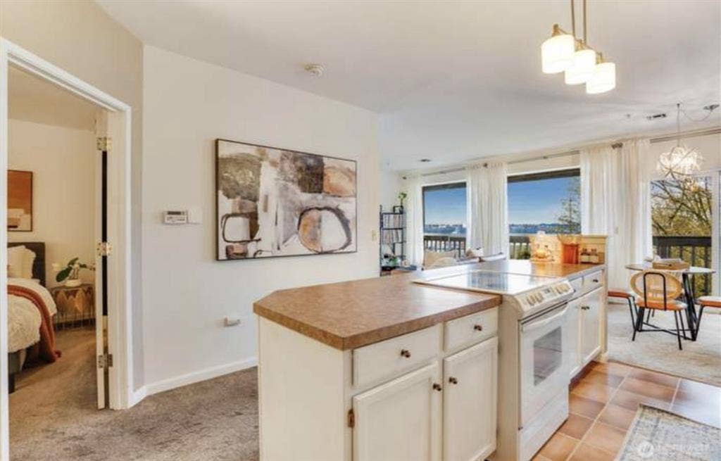 One room for rent with private bath